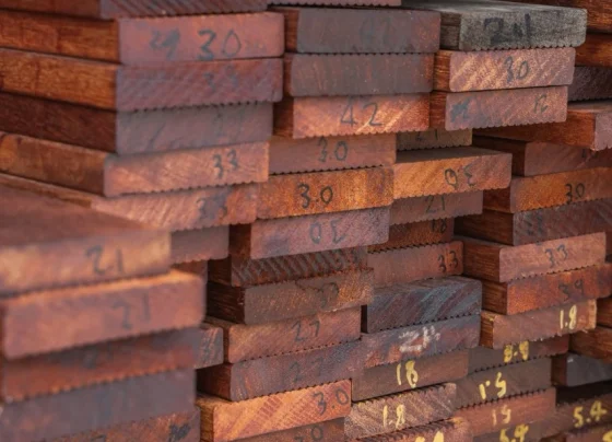 Dressed hardwood timber lengths at H&D Building Supplies